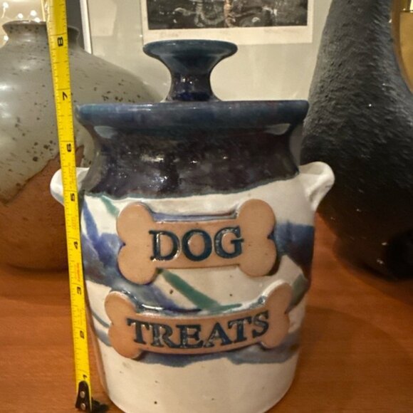 VTG Whitefish Pottery Stoneware Crock Montana Dog Treats Jug W Lid Handmade - Picture 3 of 13